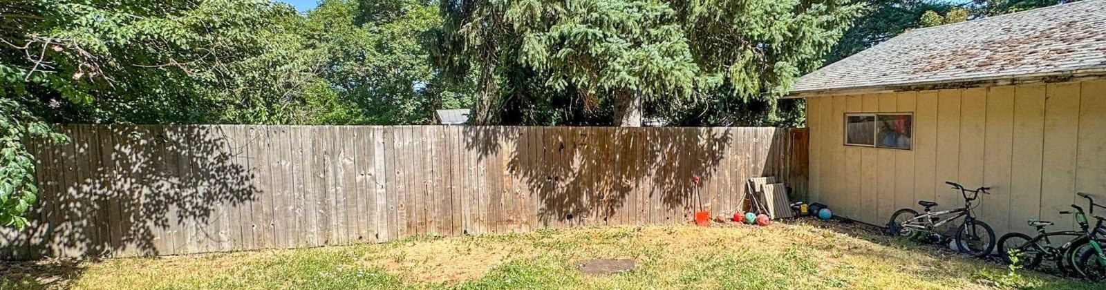State St, Pullman, Washington 99163, 8 Bedrooms Bedrooms, ,3 BathroomsBathrooms,Multi-family,For Sale,State St,286057
