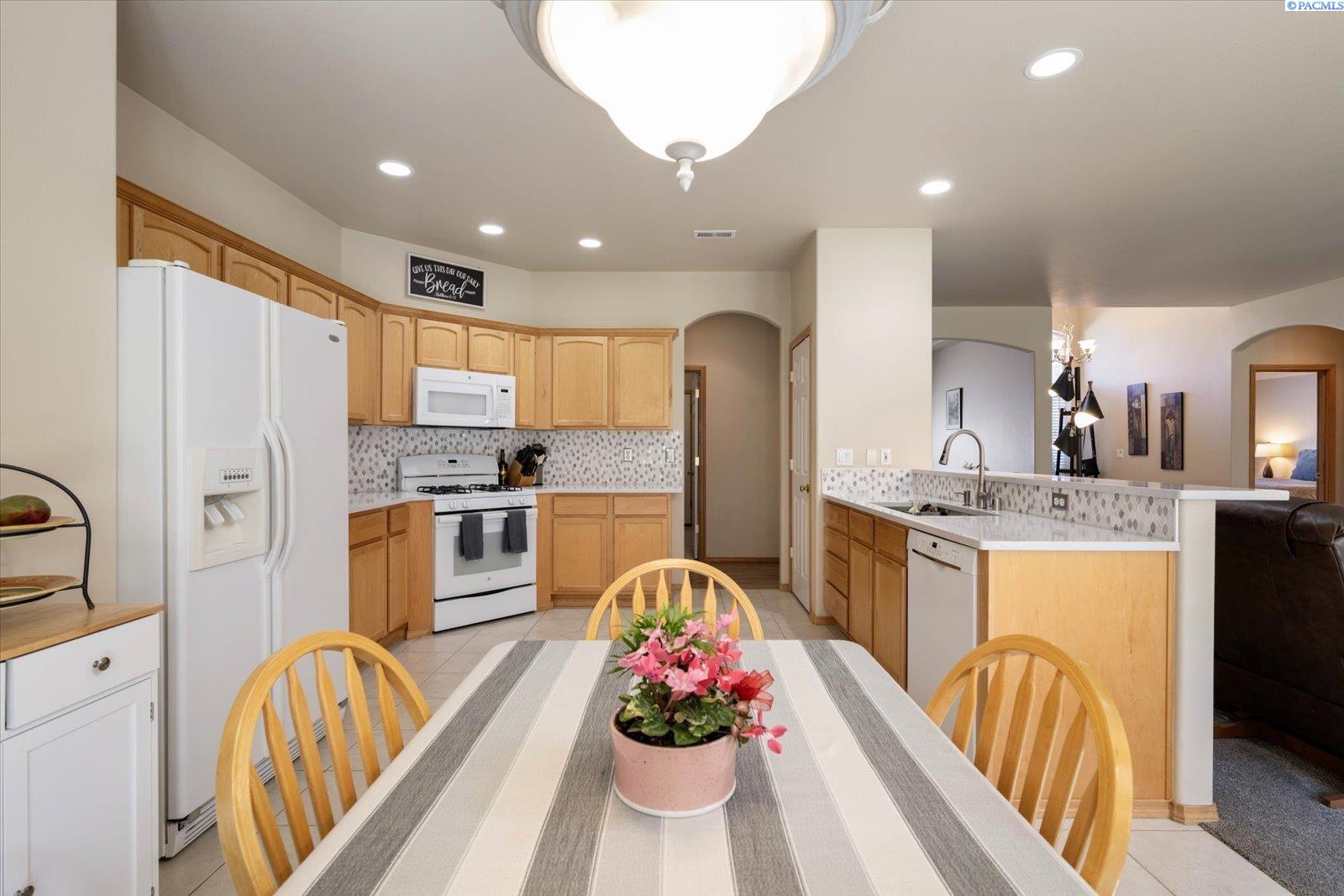 Venus Circle, Richland, Washington 99352, 4 Bedrooms Bedrooms, 0 ,2 BathroomsBathrooms,Houses,For Sale,Venus Circle,0,283976