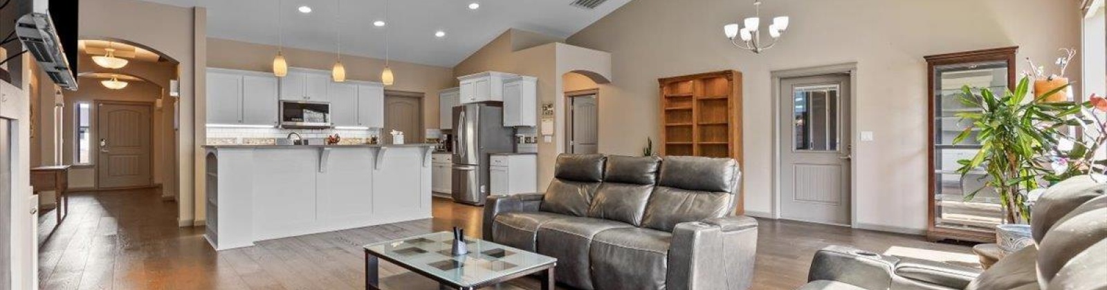 37th Pl, Kennewick, Washington 99338, 4 Bedrooms Bedrooms, ,3 BathroomsBathrooms,For Sale,37th Pl,286129