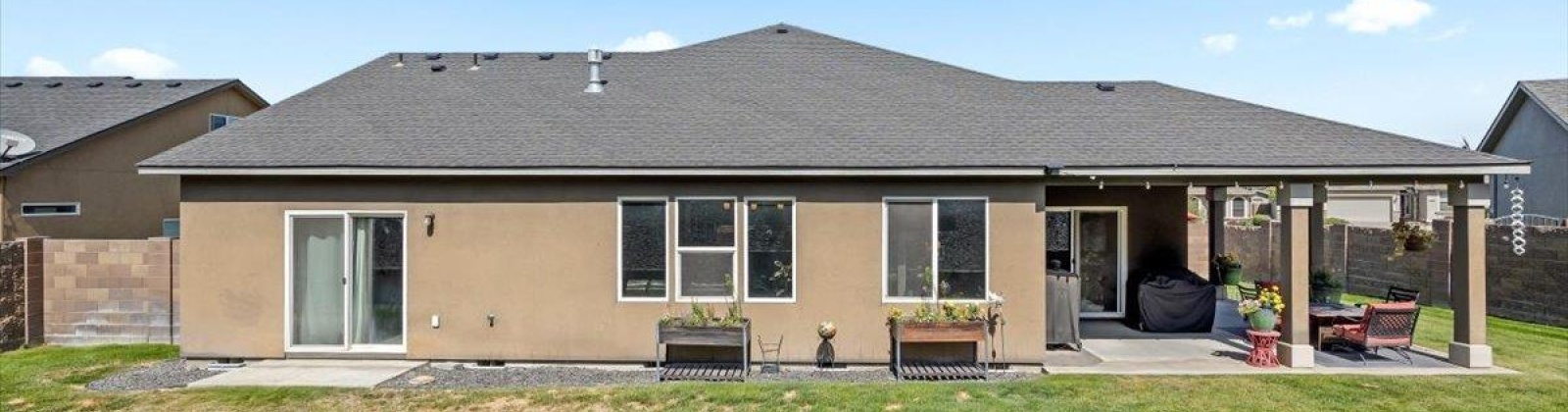 37th Pl, Kennewick, Washington 99338, 4 Bedrooms Bedrooms, ,3 BathroomsBathrooms,For Sale,37th Pl,286129
