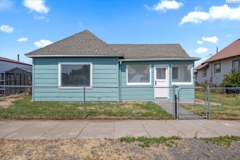 Birch, Ritzville, Washington 99169, 3 Bedrooms Bedrooms, ,1 BathroomBathrooms,For Sale,Birch,286169