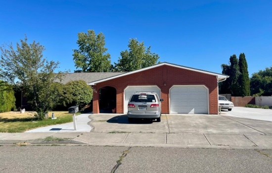 Yelm Place, Kennewick, Washington 99336, 3 Bedrooms Bedrooms, ,3 BathroomsBathrooms,For Sale,Yelm Place,286183