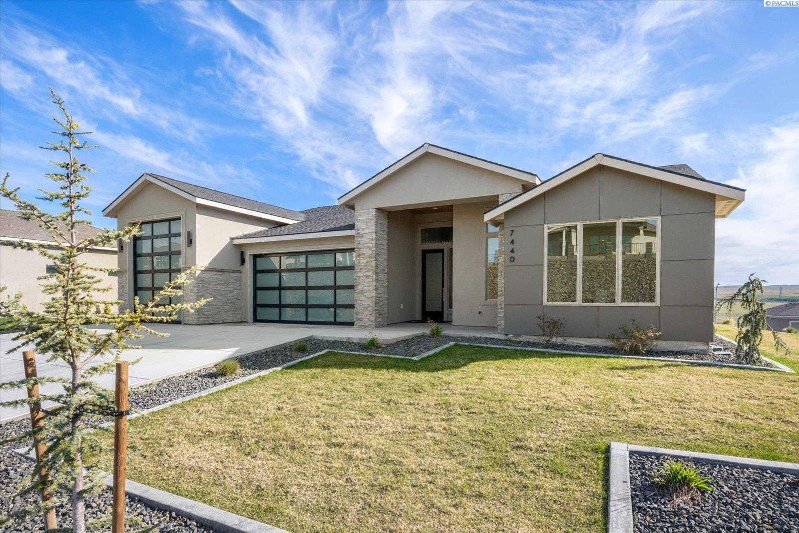 22nd Place, Kennewick, Washington 99337, 4 Bedrooms Bedrooms, 0 ,3 BathroomsBathrooms,Houses,For Sale,22nd Place,0,286207