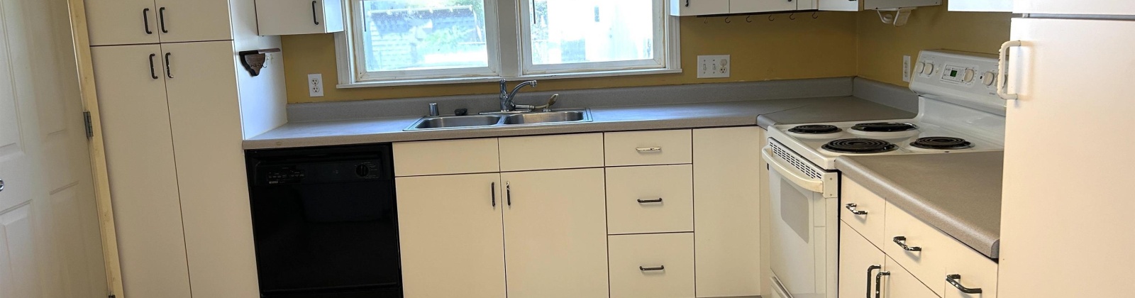 Grand Avenue #32, Pullman, Washington 99163-2041, 2 Bedrooms Bedrooms, 0 ,1 BathroomBathrooms,Manufactured Homes,For Sale,Grand Avenue #32,0,286201