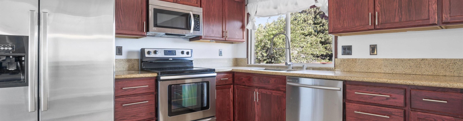 38th Place, Kennewick, Washington 99337, 4 Bedrooms Bedrooms, ,3 BathroomsBathrooms,For Sale,38th Place,286213