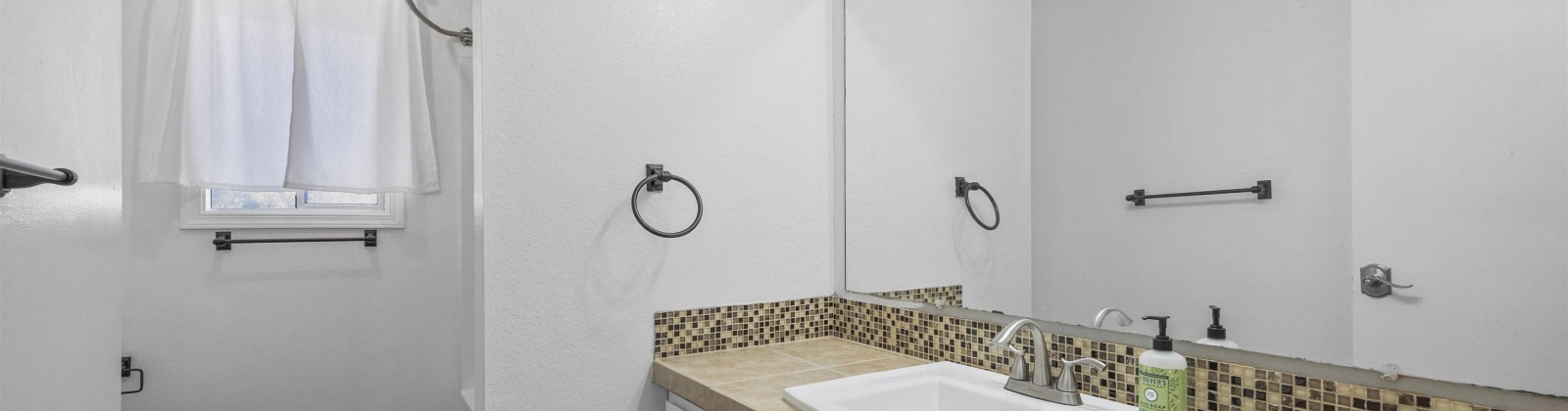 38th Place, Kennewick, Washington 99337, 4 Bedrooms Bedrooms, ,3 BathroomsBathrooms,For Sale,38th Place,286213