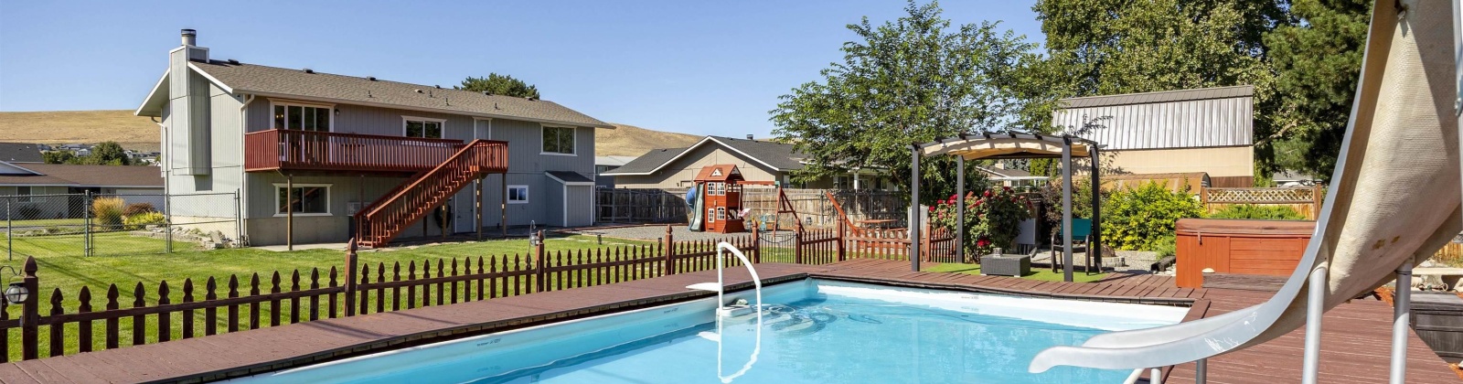 38th Place, Kennewick, Washington 99337, 4 Bedrooms Bedrooms, ,3 BathroomsBathrooms,For Sale,38th Place,286213