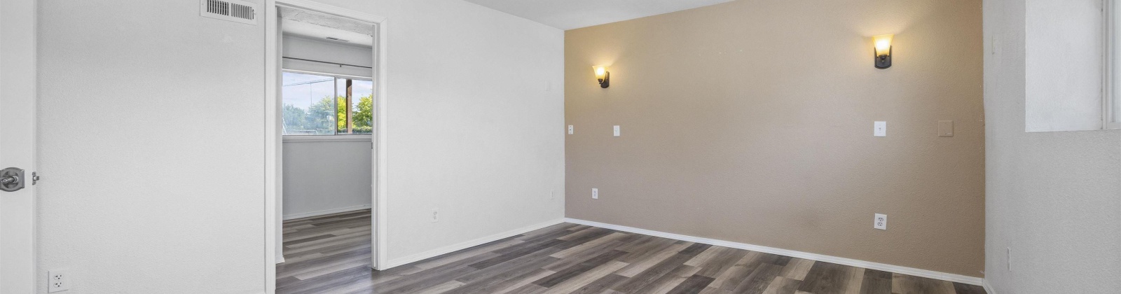 38th Place, Kennewick, Washington 99337, 4 Bedrooms Bedrooms, ,3 BathroomsBathrooms,For Sale,38th Place,286213