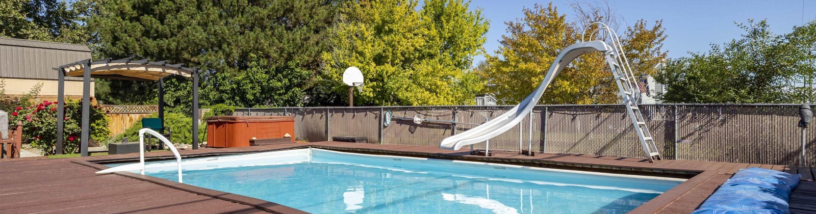 38th Place, Kennewick, Washington 99337, 4 Bedrooms Bedrooms, ,3 BathroomsBathrooms,For Sale,38th Place,286213