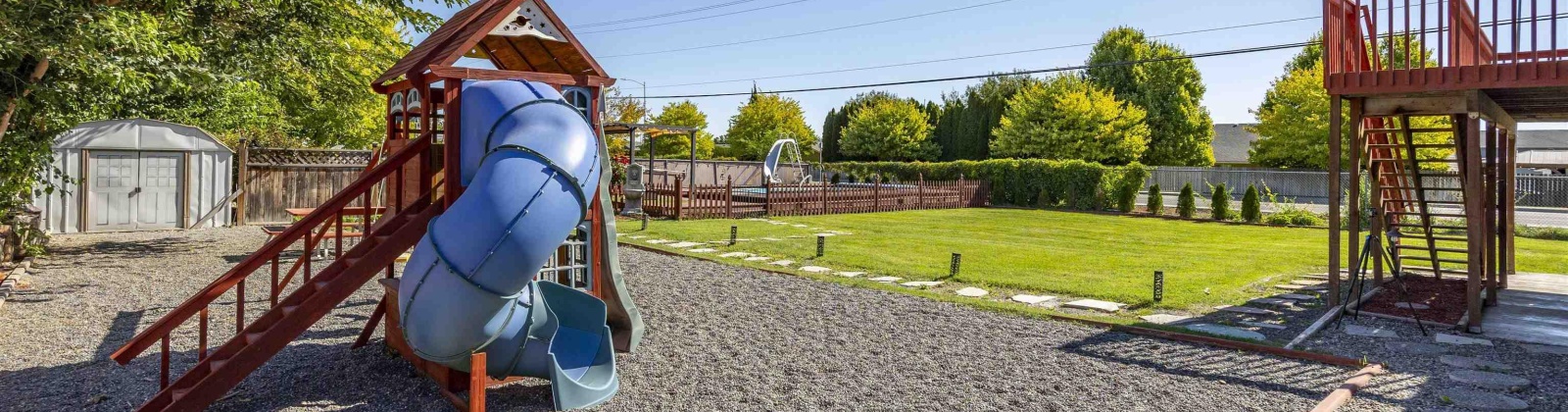 38th Place, Kennewick, Washington 99337, 4 Bedrooms Bedrooms, ,3 BathroomsBathrooms,For Sale,38th Place,286213