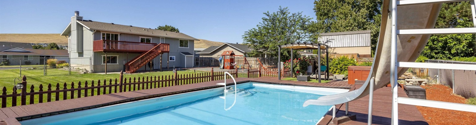 38th Place, Kennewick, Washington 99337, 4 Bedrooms Bedrooms, ,3 BathroomsBathrooms,For Sale,38th Place,286213