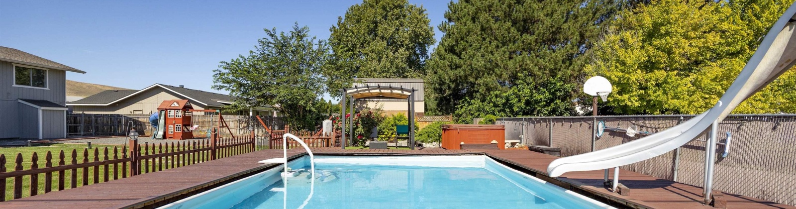 38th Place, Kennewick, Washington 99337, 4 Bedrooms Bedrooms, ,3 BathroomsBathrooms,For Sale,38th Place,286213