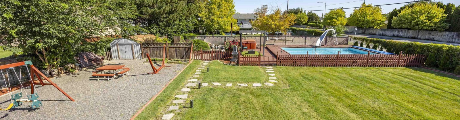 38th Place, Kennewick, Washington 99337, 4 Bedrooms Bedrooms, ,3 BathroomsBathrooms,For Sale,38th Place,286213
