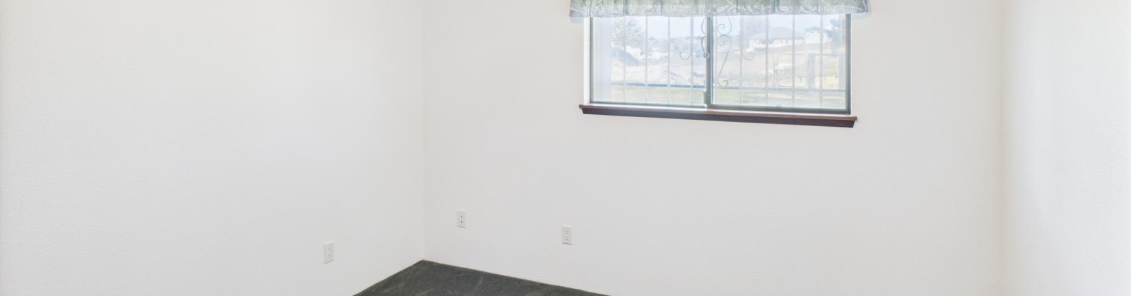 10th Ave, Kennewick, Washington 99336, 5 Bedrooms Bedrooms, 0 ,3 BathroomsBathrooms,Houses,For Sale,10th Ave,0,286244