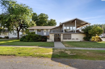 Prosser Ave, Prosser, Washington 99350, 5 Bedrooms Bedrooms, ,3 BathroomsBathrooms,For Sale,Prosser Ave,286263