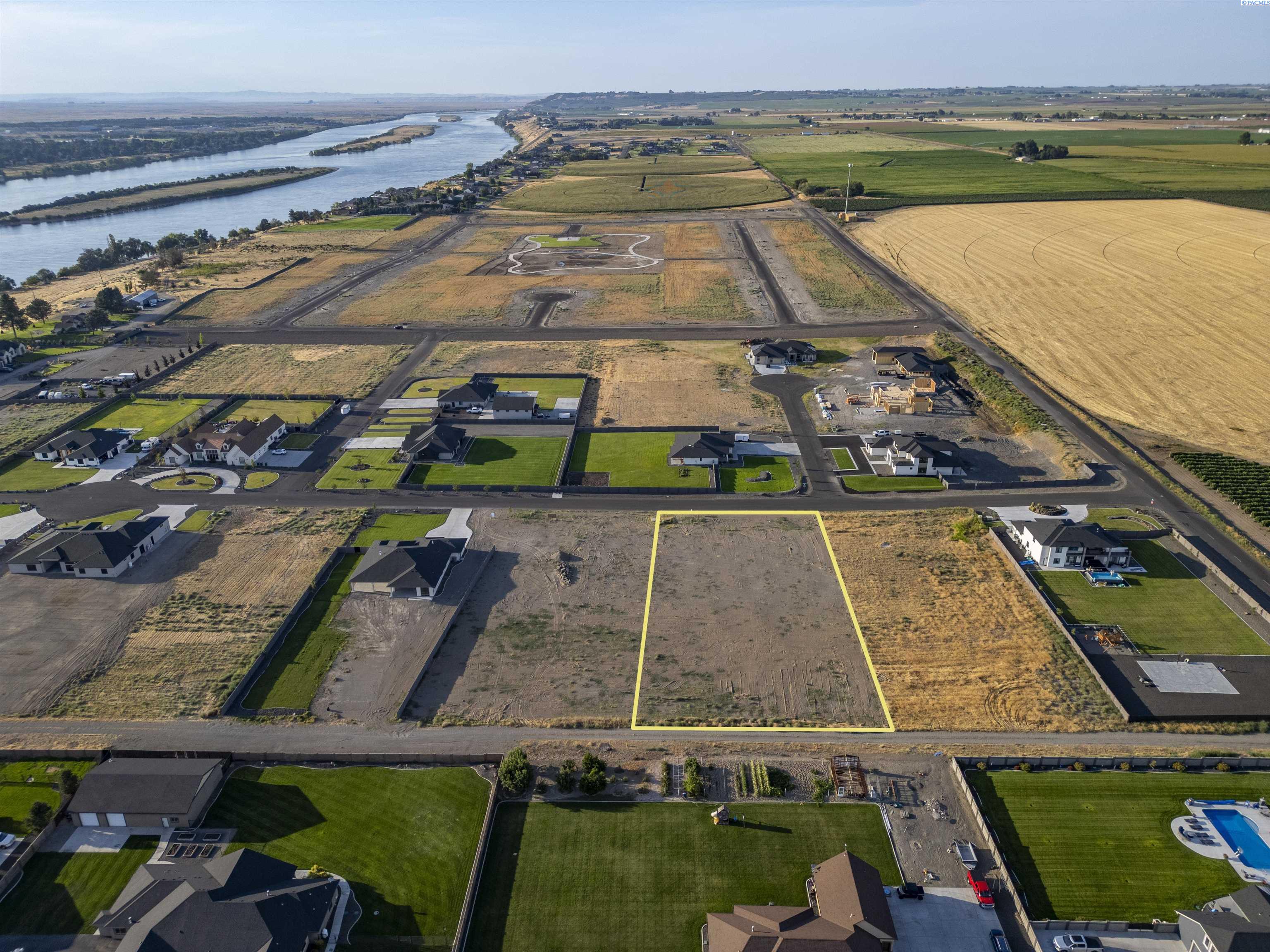 Cordon Crest Court, Pasco, Washington 99301, 6 Bedrooms Bedrooms, 0 ,5 BathroomsBathrooms,Houses,For Sale,Cordon Crest Court,0,286322