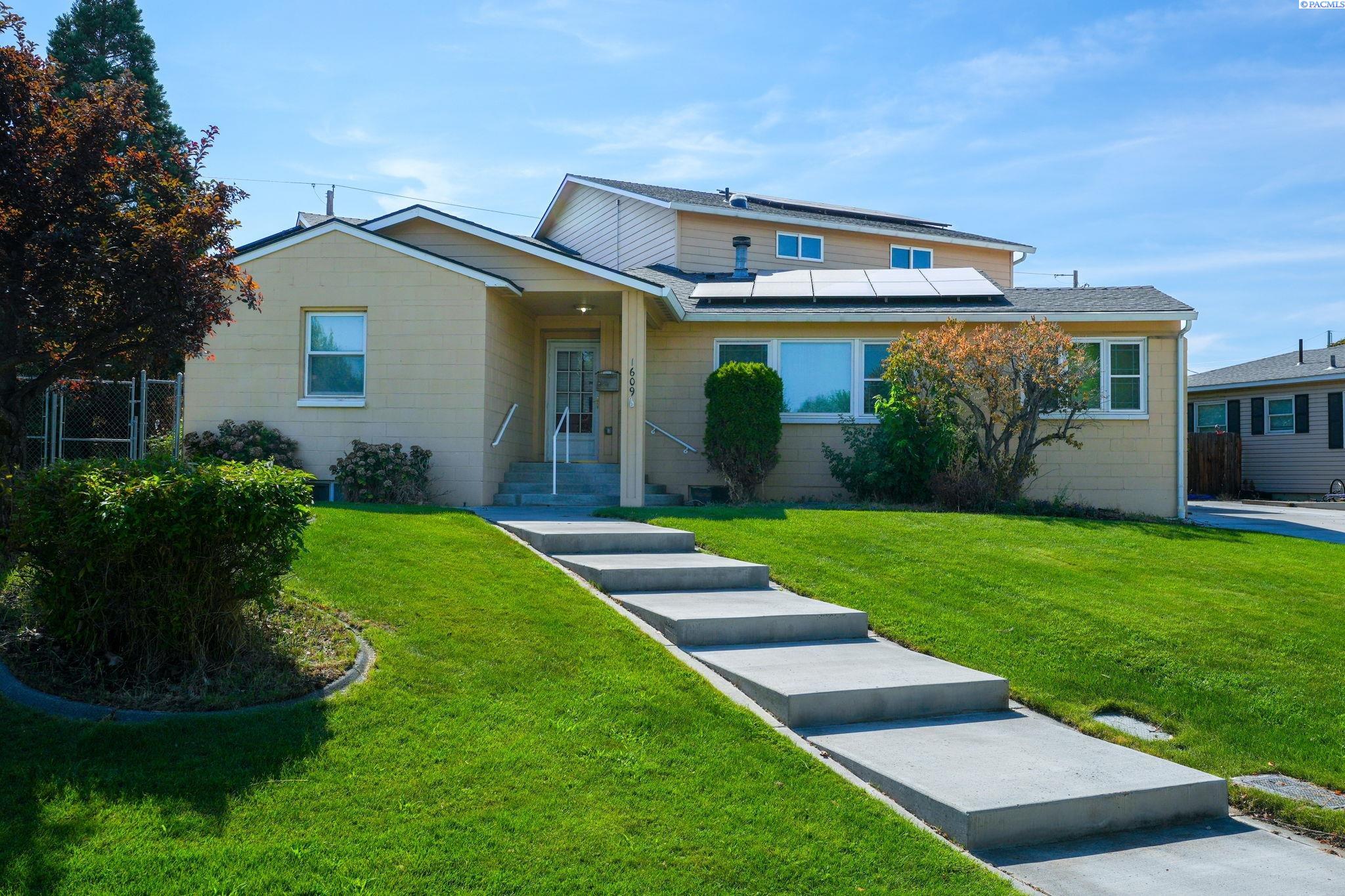 Judson Avenue, Richland, Washington 99354, 4 Bedrooms Bedrooms, 0 ,3 BathroomsBathrooms,Houses,For Sale,Judson Avenue,0,286320