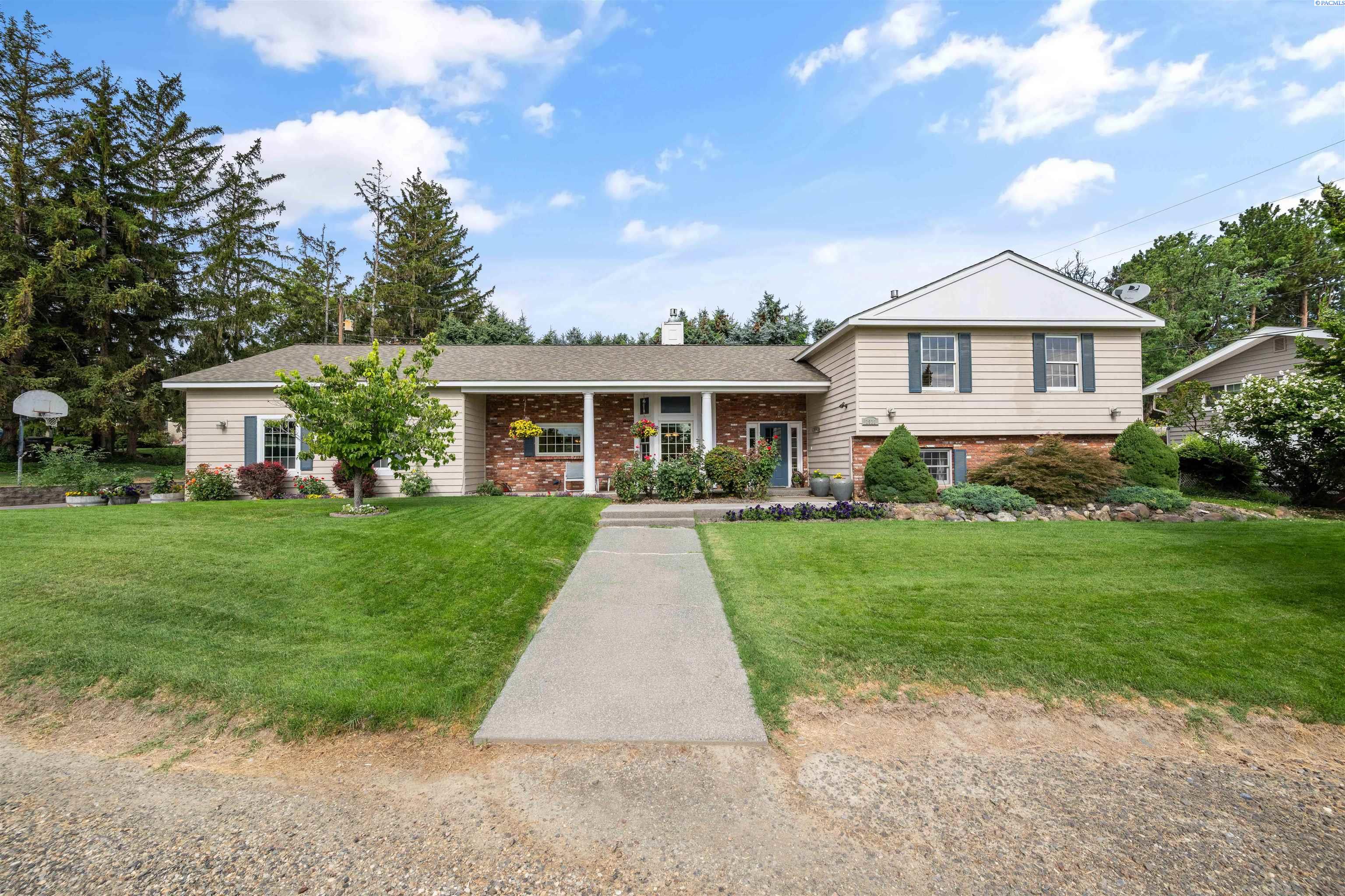 Everett St, Kennewick, Washington 99336, 4 Bedrooms Bedrooms, 0 ,3 BathroomsBathrooms,Houses,For Sale,Everett St,0,286317