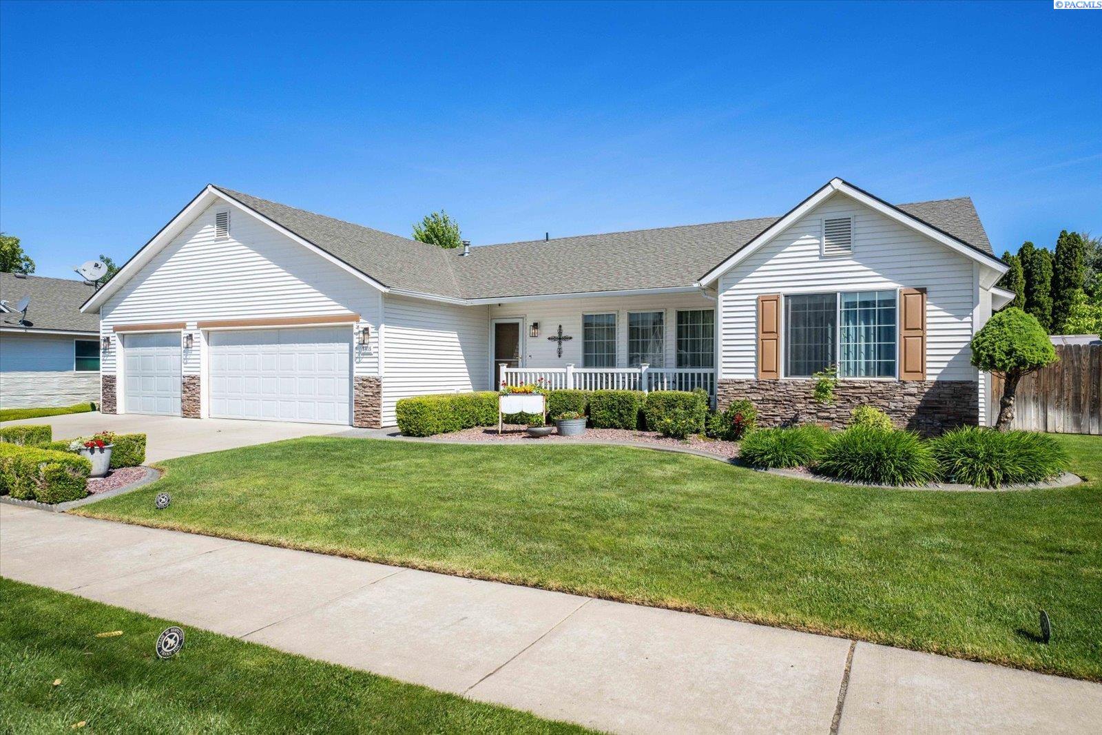 Queensbury Dr, Pasco, Washington 99301, 4 Bedrooms Bedrooms, 0 ,2 BathroomsBathrooms,Houses,For Sale,Queensbury Dr,0,286360