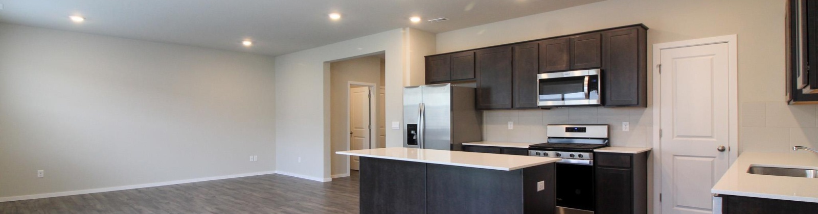 Ranchland Lane, West Richland, Washington 99353, 4 Bedrooms Bedrooms, 0 ,3 BathroomsBathrooms,Condos/townhomes,For Rent,Ranchland Lane,0,286414