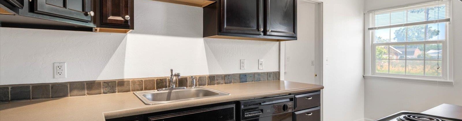 First Ave, Kennewick, Washington 99336, 2 Bedrooms Bedrooms, 0 ,1 BathroomBathrooms,Houses,For Sale,First Ave,0,286465
