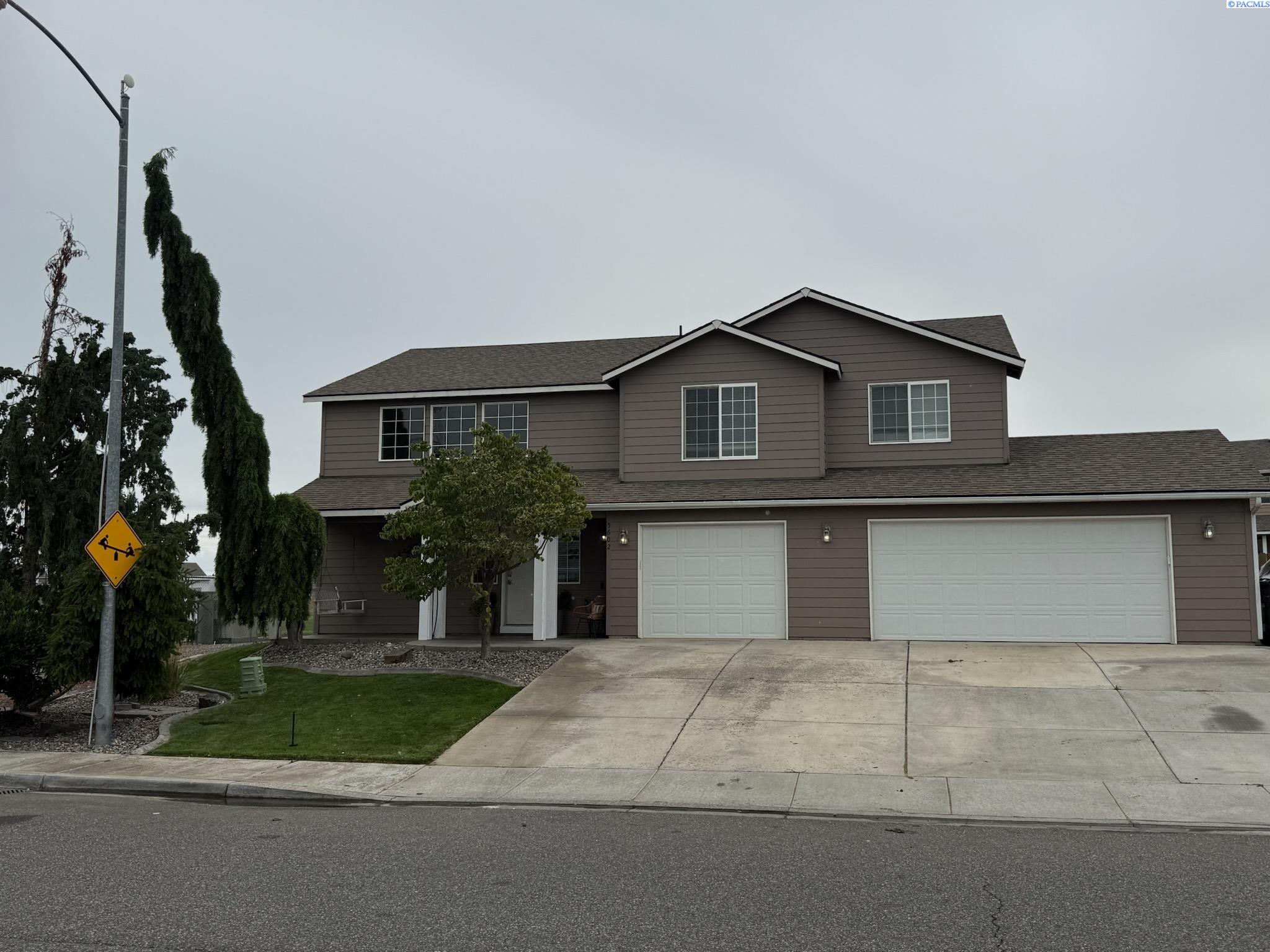 Wrigley, Pasco, Washington 99301, 5 Bedrooms Bedrooms, 0 ,3 BathroomsBathrooms,Houses,For Sale,Wrigley,0,286454