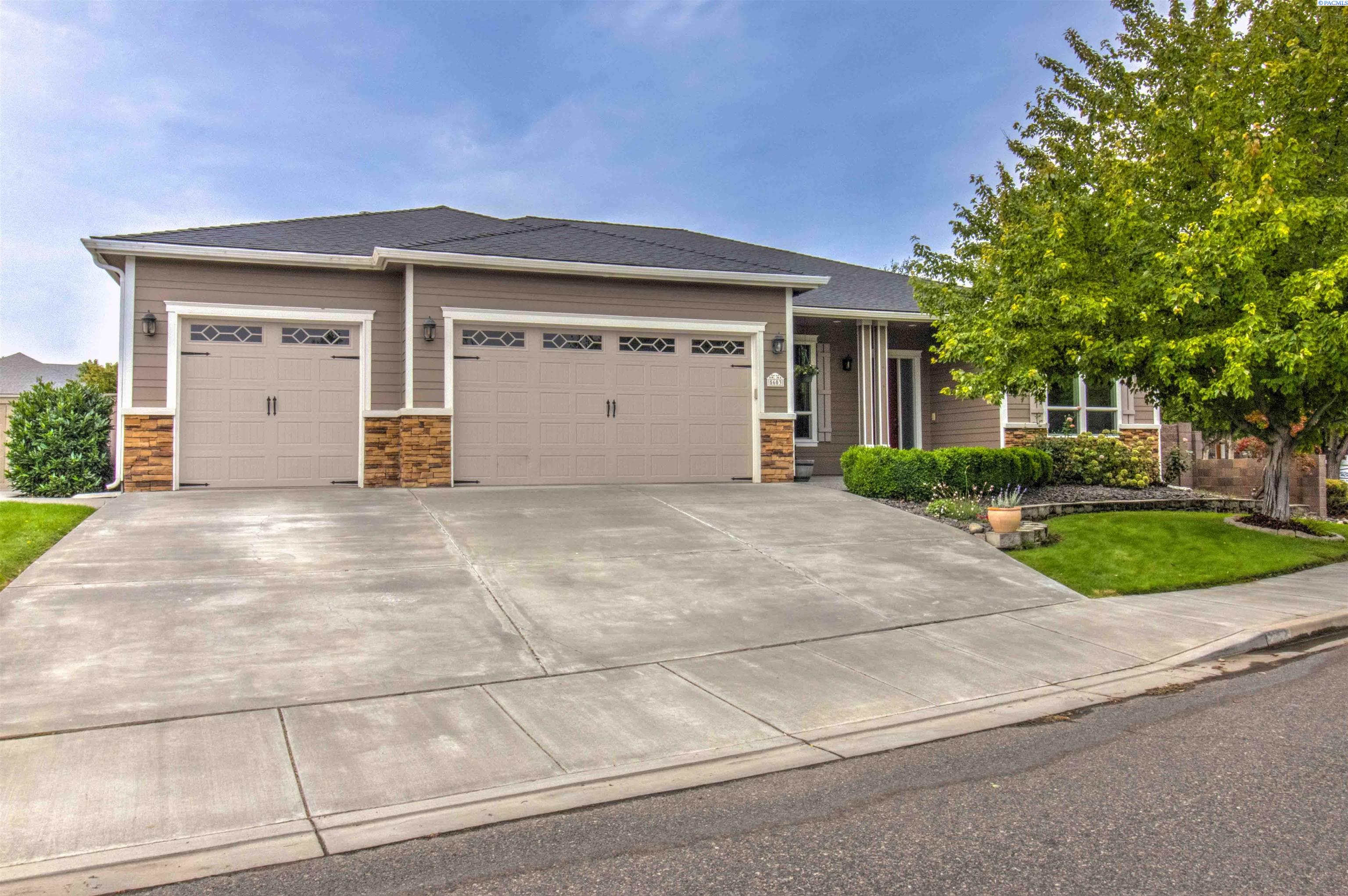 15th Ave, Kennewick, Washington 99338, 3 Bedrooms Bedrooms, 0 ,3 BathroomsBathrooms,Houses,For Sale,15th Ave,0,286523