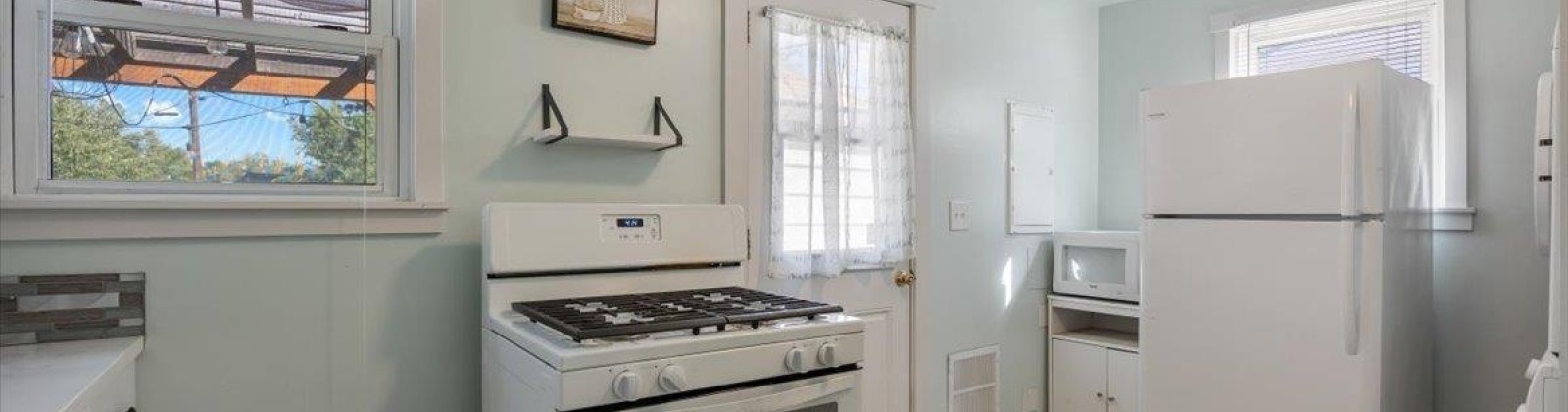 6th Ave, Kennewick, Washington 99336, 2 Bedrooms Bedrooms, 0 ,1 BathroomBathrooms,Houses,For Sale,6th Ave,0,286520