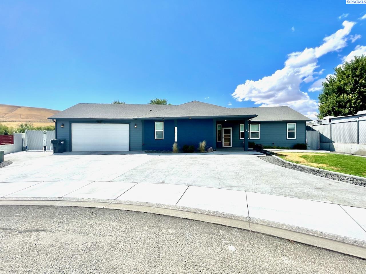 Grader Court, Benton City, Washington 99320, 3 Bedrooms Bedrooms, 0 ,3 BathroomsBathrooms,Houses,For Sale,Grader Court,0,286512