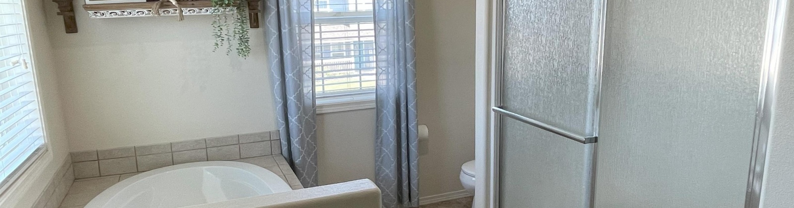 Rainier St, Kennewick, Washington 99337, 5 Bedrooms Bedrooms, 0 ,3 BathroomsBathrooms,Houses,For Sale,Rainier St,0,286568