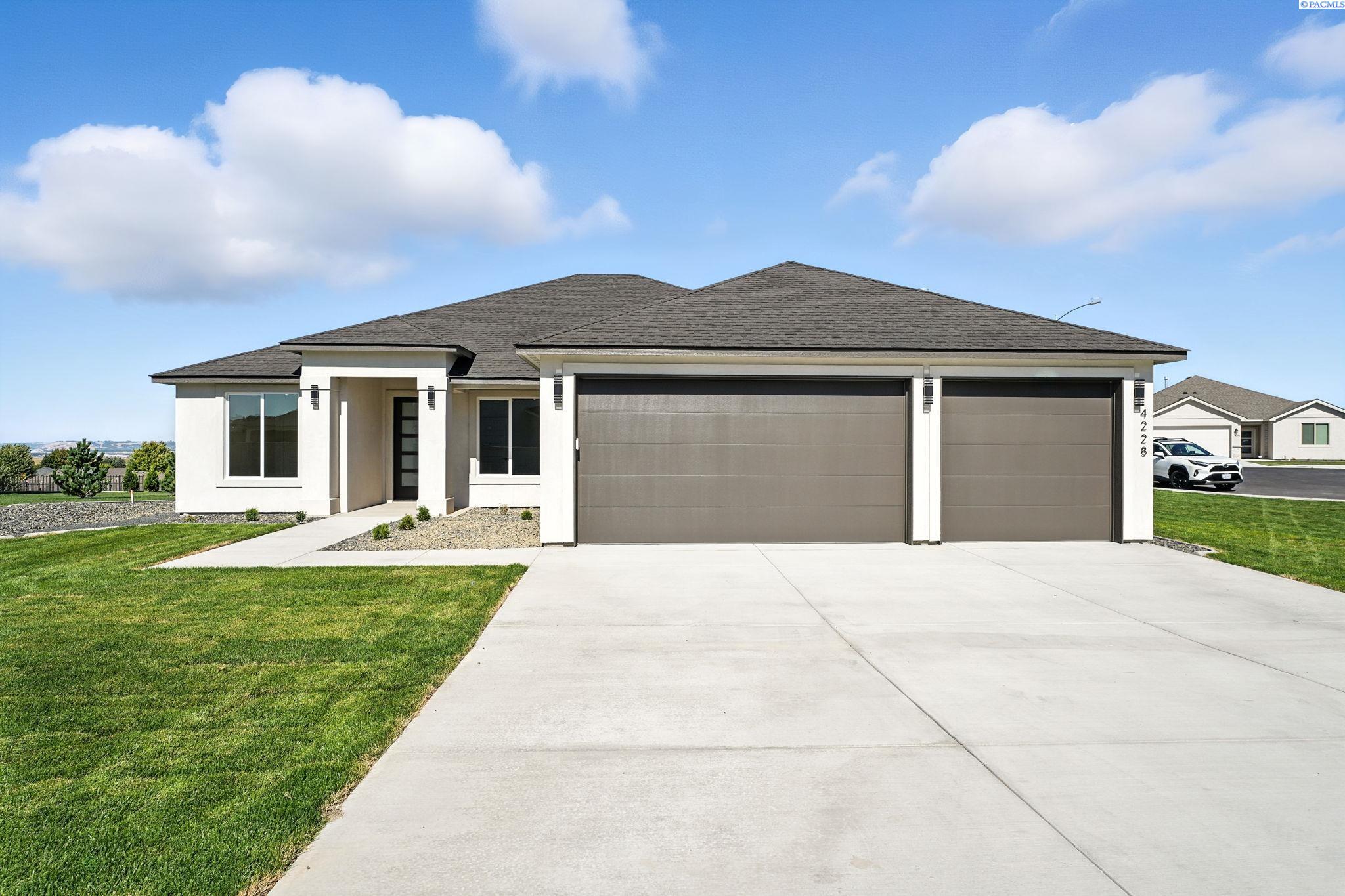 Cowlitz Blvd., Richland, Washington 99352, 4 Bedrooms Bedrooms, 0 ,2 BathroomsBathrooms,Houses,For Sale,Cowlitz Blvd.,0,286596