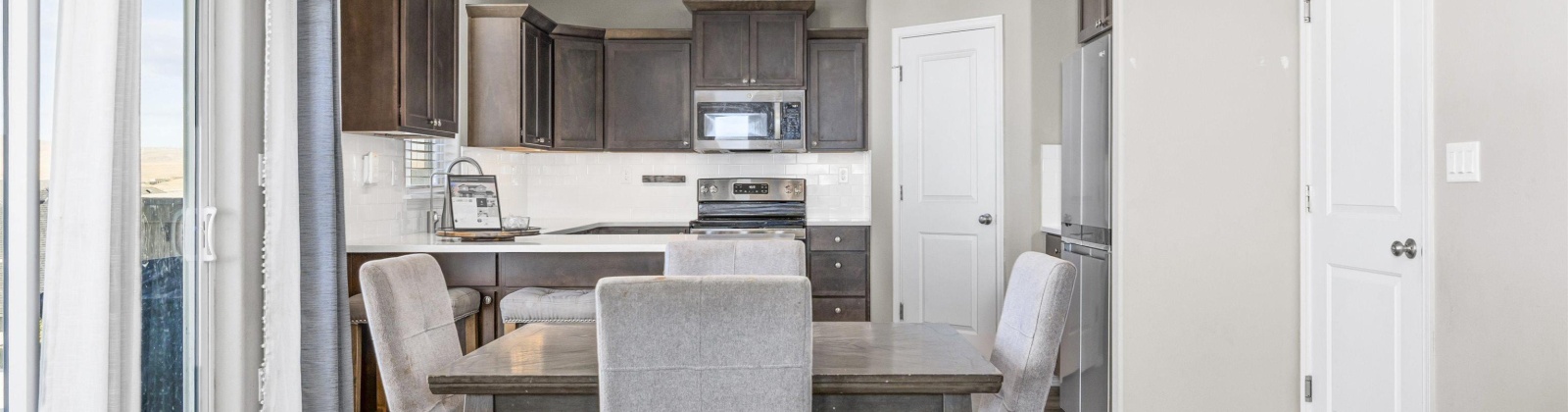 Jefferson Street, Kennewick, Washington 99338, 5 Bedrooms Bedrooms, 0 ,3 BathroomsBathrooms,Houses,For Sale,Jefferson Street,0,286583