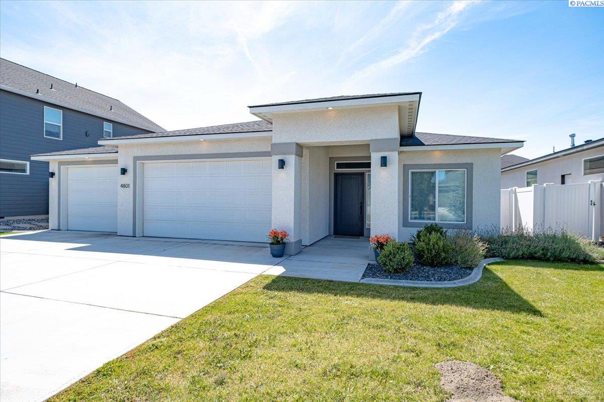 White Dr, Richland, Washington 99352, 4 Bedrooms Bedrooms, 0 ,3 BathroomsBathrooms,Houses,For Sale,White Dr,0,286628