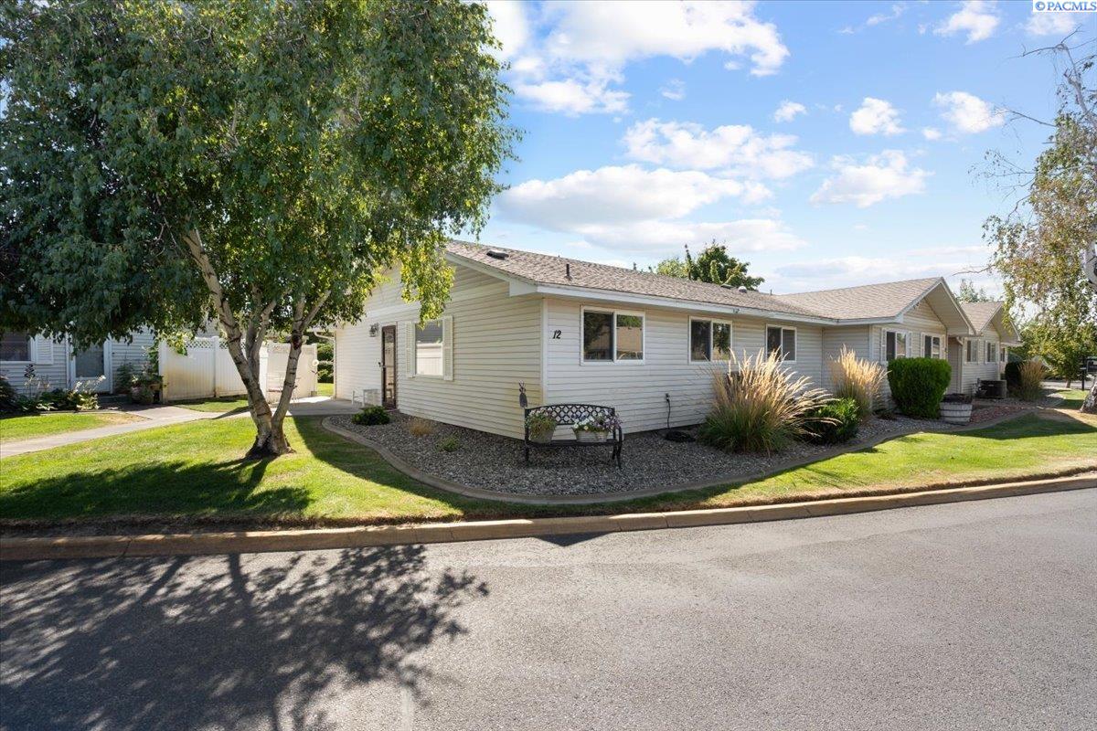 Kennewick, Kennewick, Washington 99336, 3 Bedrooms Bedrooms, 0 ,2 BathroomsBathrooms,Condos/townhomes,For Sale,Kennewick,0,286618