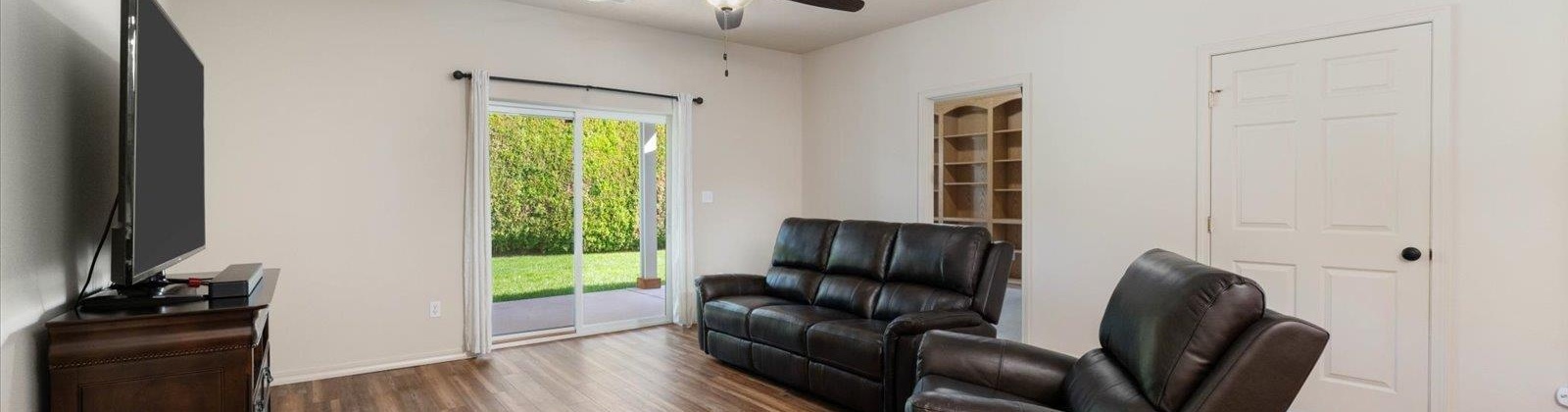 Mia Lane, Pasco, Washington 99301, 3 Bedrooms Bedrooms, 0 ,2 BathroomsBathrooms,Condos/townhomes,For Sale,Mia Lane,0,286681