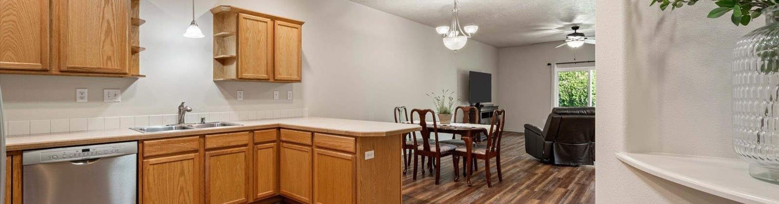 Mia Lane, Pasco, Washington 99301, 3 Bedrooms Bedrooms, 0 ,2 BathroomsBathrooms,Condos/townhomes,For Sale,Mia Lane,0,286681