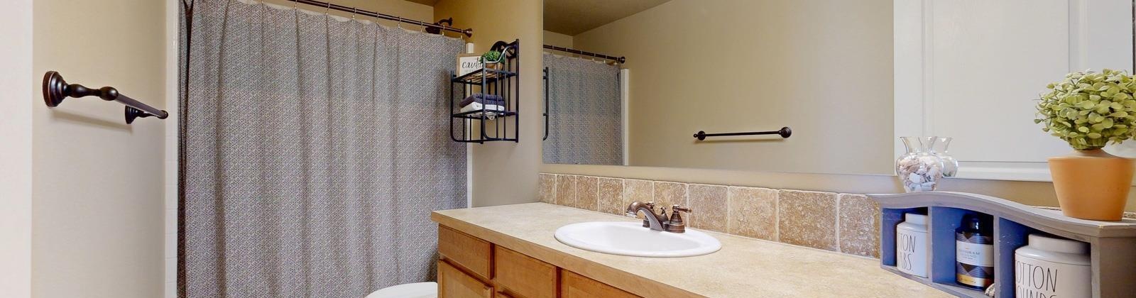 6th Avenue, Kennewick, Washington 99336, 4 Bedrooms Bedrooms, 0 ,3 BathroomsBathrooms,Houses,For Sale,6th Avenue,0,286697