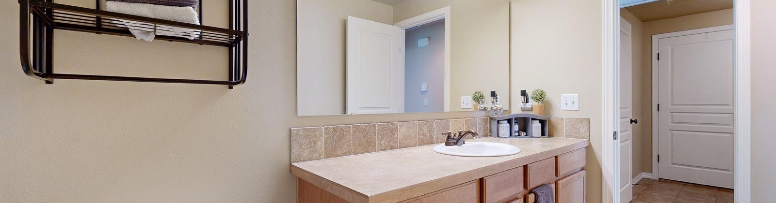 6th Avenue, Kennewick, Washington 99336, 4 Bedrooms Bedrooms, 0 ,3 BathroomsBathrooms,Houses,For Sale,6th Avenue,0,286697