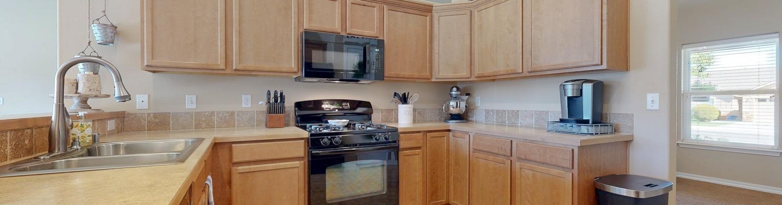 6th Avenue, Kennewick, Washington 99336, 4 Bedrooms Bedrooms, 0 ,3 BathroomsBathrooms,Houses,For Sale,6th Avenue,0,286697
