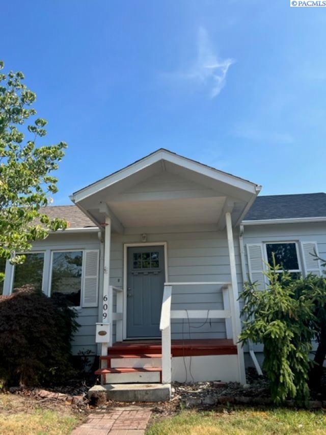 Torbett St, Richland, Washington 99354, 4 Bedrooms Bedrooms, 0 ,3 BathroomsBathrooms,Multi-family,For Sale,Torbett St,0,286725