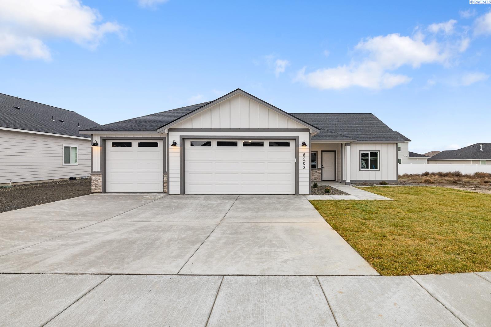 Ashen Drive, Pasco, Washington 99301, 3 Bedrooms Bedrooms, 0 ,2 BathroomsBathrooms,Houses,For Sale,Ashen Drive,0,286701