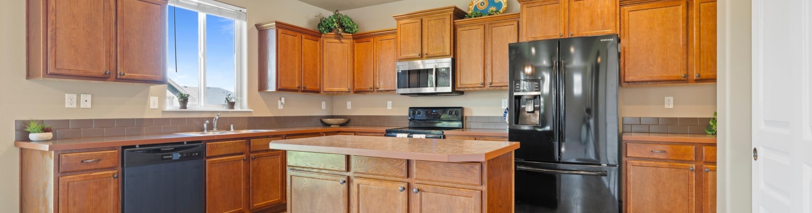 11th Pl., Kennewick, Washington 99338-2047, 3 Bedrooms Bedrooms, 0 ,3 BathroomsBathrooms,Houses,For Sale,11th Pl.,0,286705