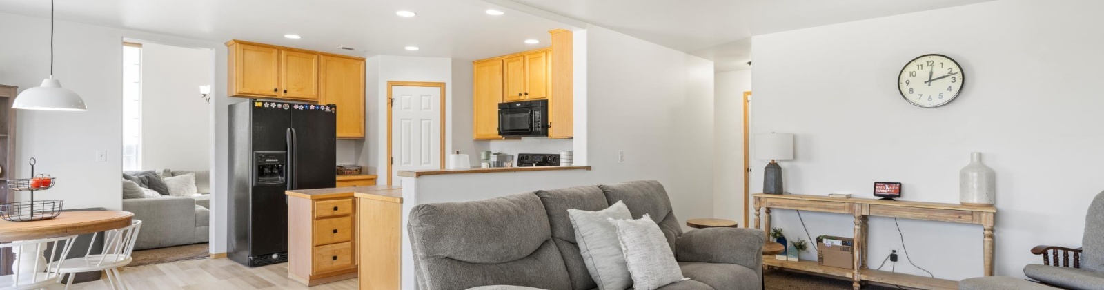 Dennis Street, Kennewick, Washington 99337, 4 Bedrooms Bedrooms, 0 ,3 BathroomsBathrooms,Houses,For Sale,Dennis Street,0,286718