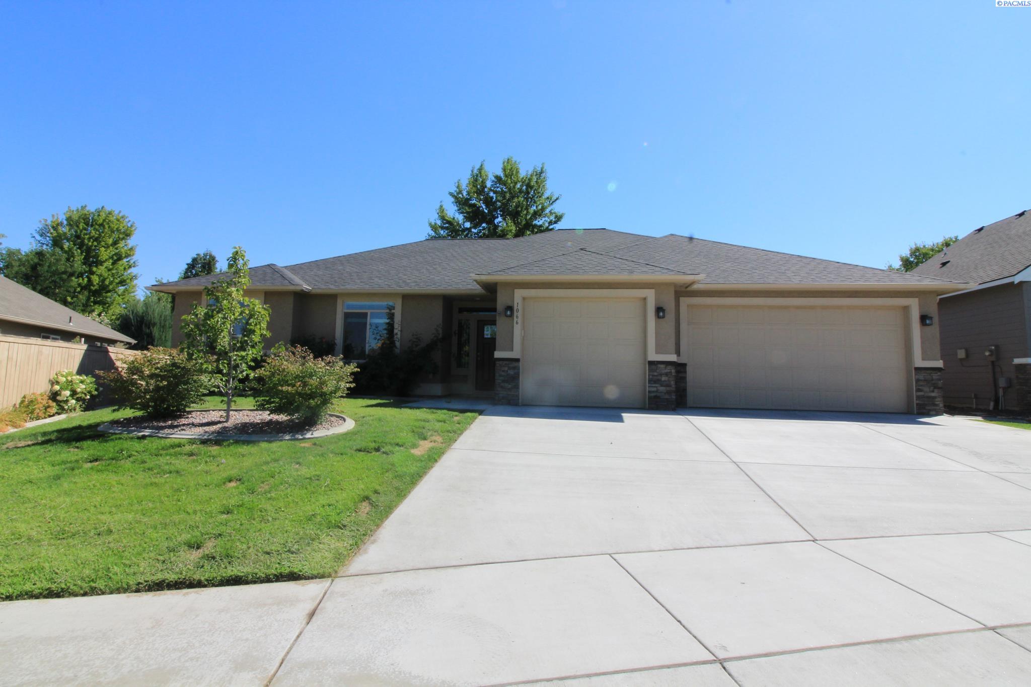 Montana Street, Kennewick, Washington 99336, 4 Bedrooms Bedrooms, 0 ,2 BathroomsBathrooms,Houses,For Rent,Montana Street,0,286731