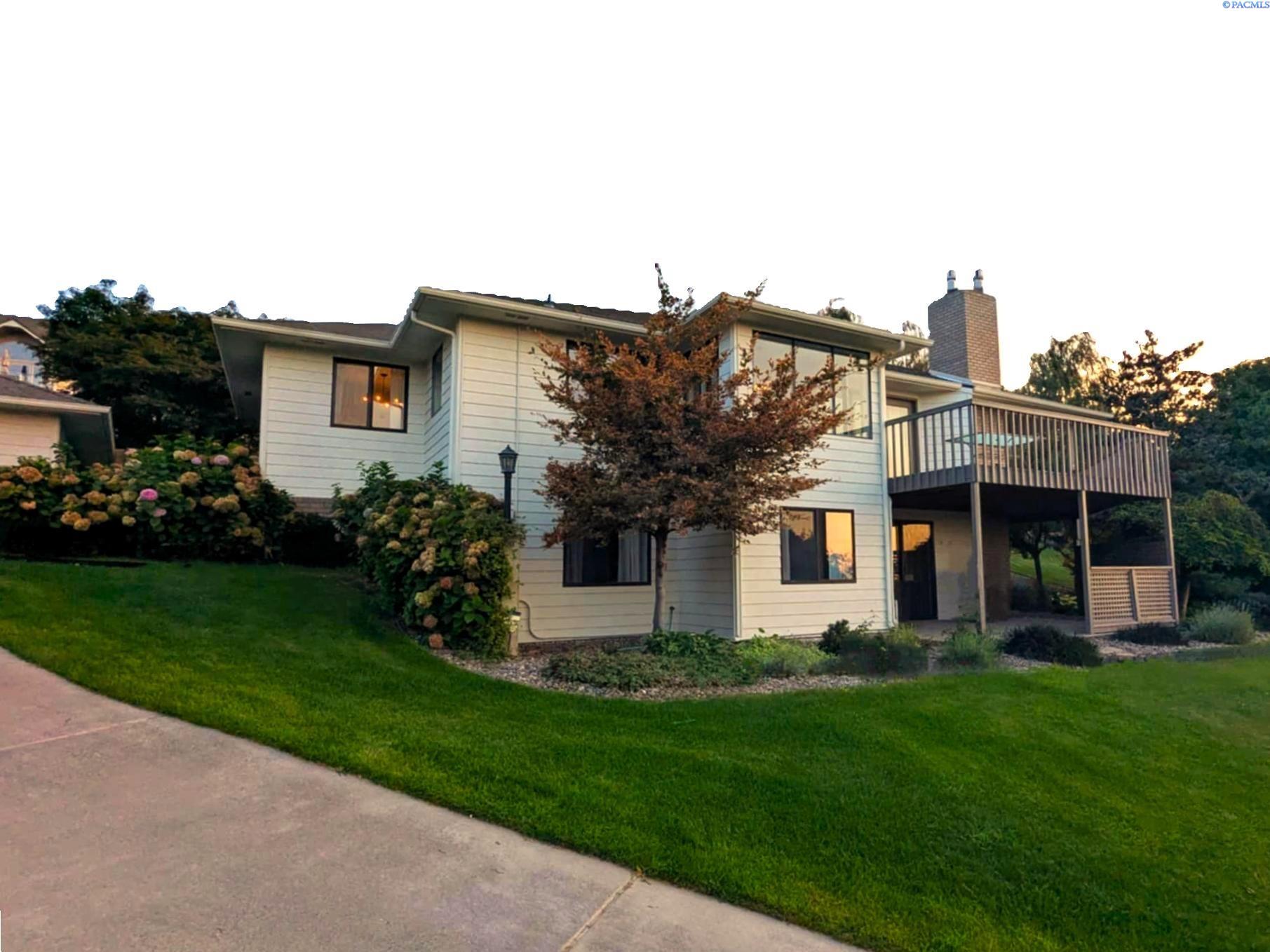 40th Place, Kennewick, Washington 99337, 4 Bedrooms Bedrooms, 0 ,3 BathroomsBathrooms,Houses,For Sale,40th Place,0,286745