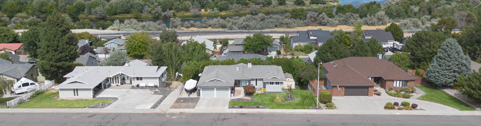 Edgewood Drive, Richland, Washington 99352, 5 Bedrooms Bedrooms, 0 ,3 BathroomsBathrooms,Houses,For Sale,Edgewood Drive,0,286744