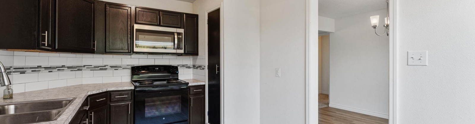 8th, Pasco, Washington 99301, 4 Bedrooms Bedrooms, 0 ,2 BathroomsBathrooms,Houses,For Sale,8th,0,286773