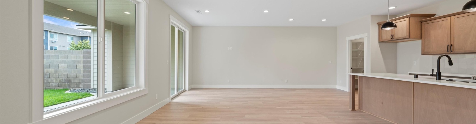 Sunray Ave, Richland, Washington 99352, 3 Bedrooms Bedrooms, 0 ,2 BathroomsBathrooms,Condos/townhomes,For Sale,Sunray Ave,0,286771