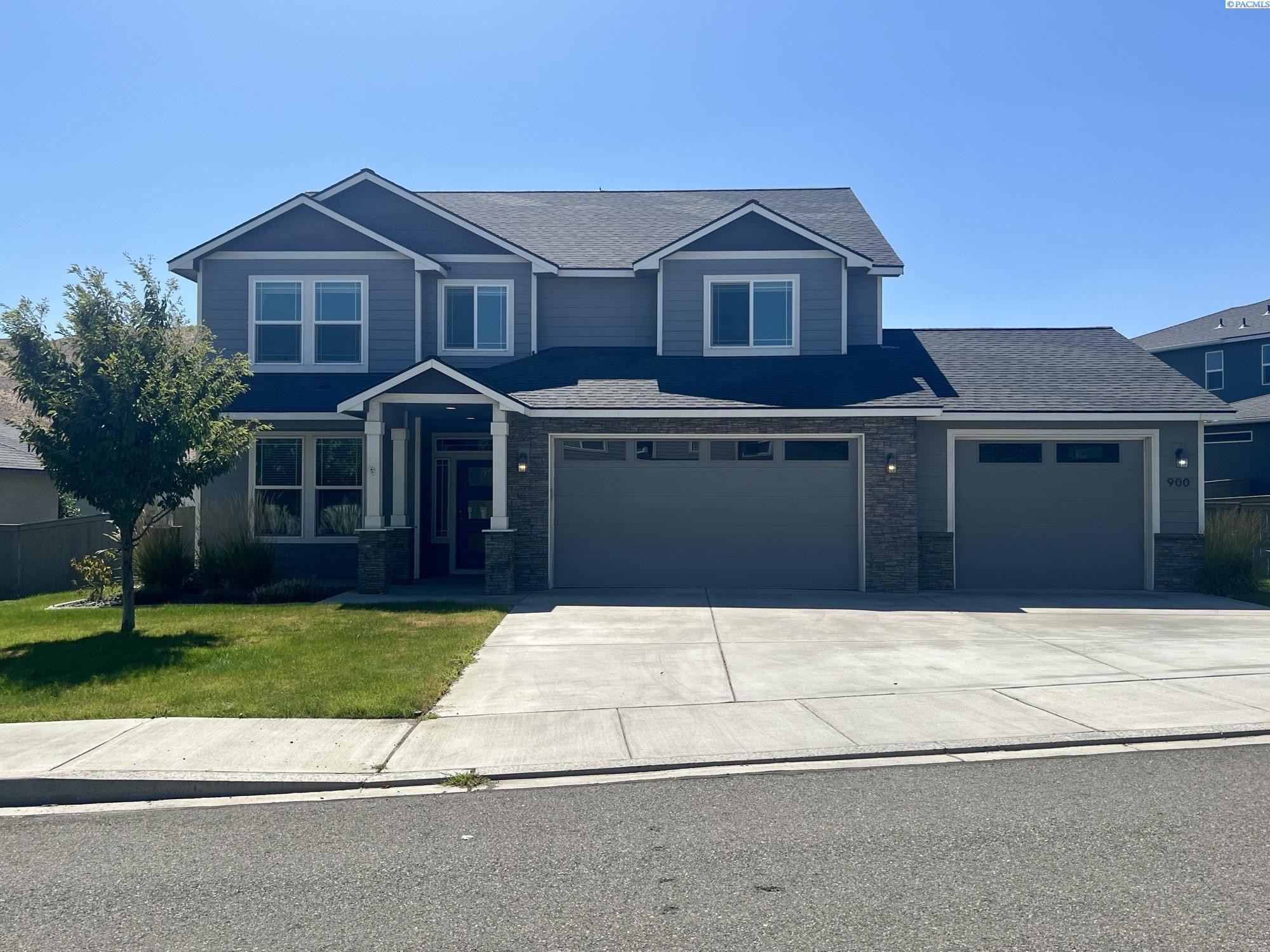 Cayuse DR, Richland, Washington 99352, 5 Bedrooms Bedrooms, 0 ,3 BathroomsBathrooms,Houses,For Sale,Cayuse DR,0,286832