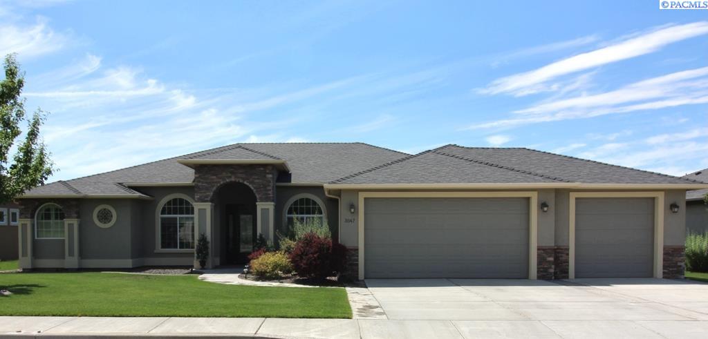 Bluffs Drive, Richland, Washington 99354, 2 Bedrooms Bedrooms, 0 ,3 BathroomsBathrooms,Houses,For Rent,Bluffs Drive,0,286866